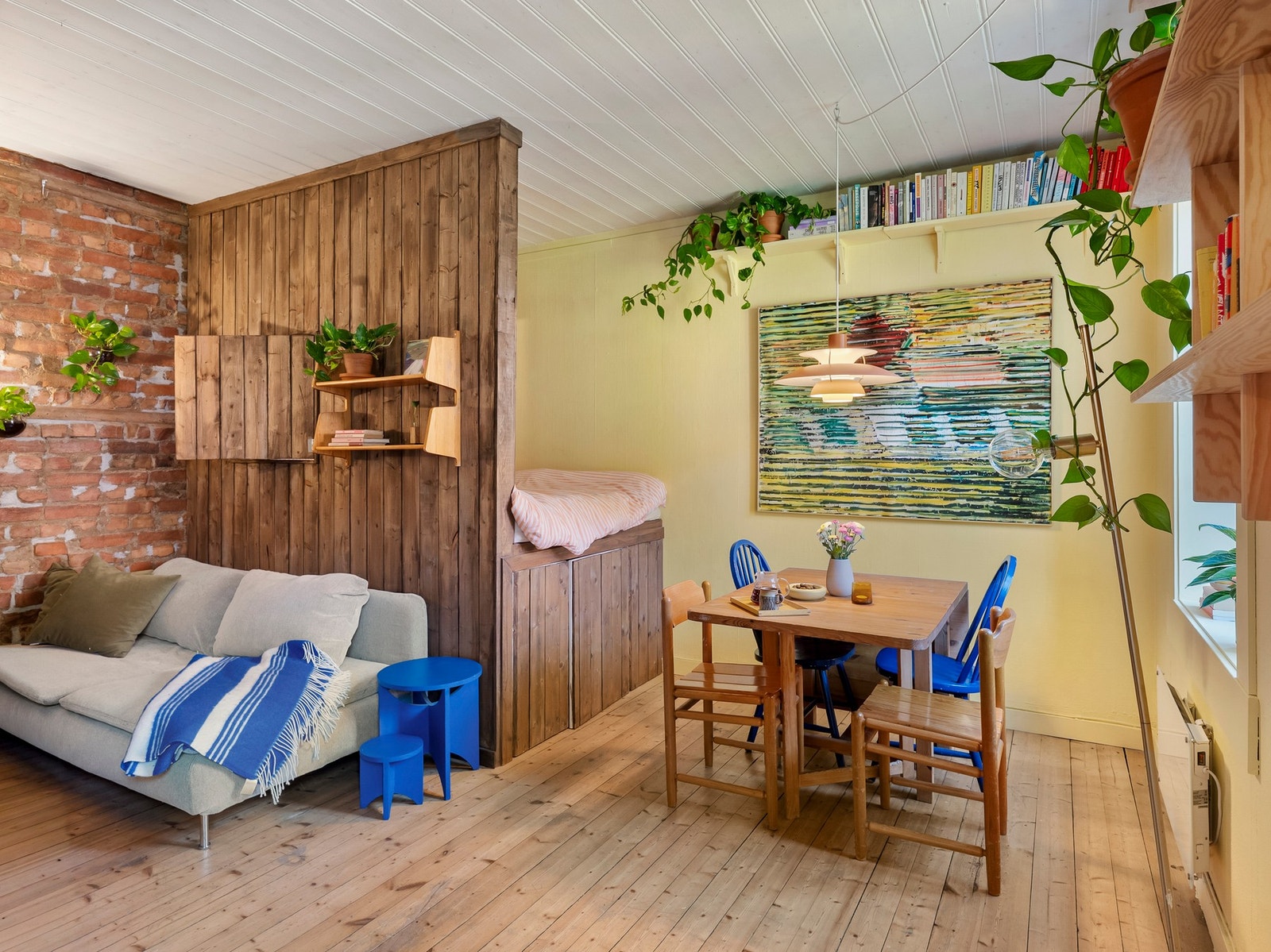God plass til både spisebord og sofagruppe Galleribilde