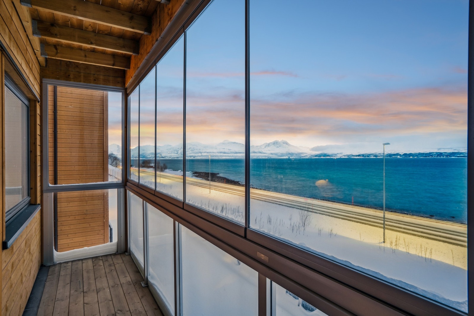 Balkong, soverom og utsikt. Galleribilde