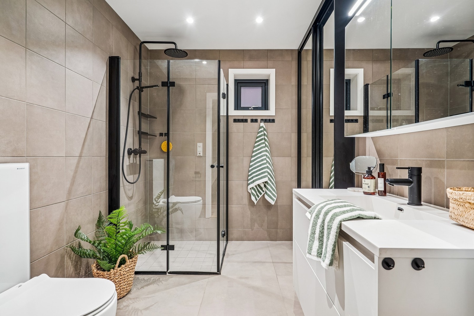 Flott flislagt bad. Galleribilde