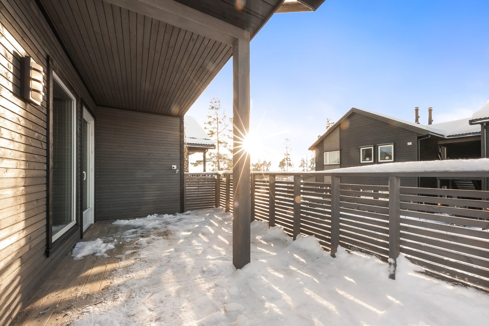 Det er gode solforhold på balkongen. Galleribilde