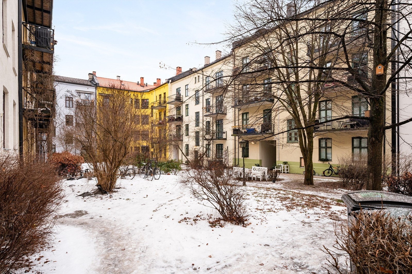 Fra ytterdøren er det kun en kort spasertur til de idylliske turstiene langs Akerselva. Galleribilde