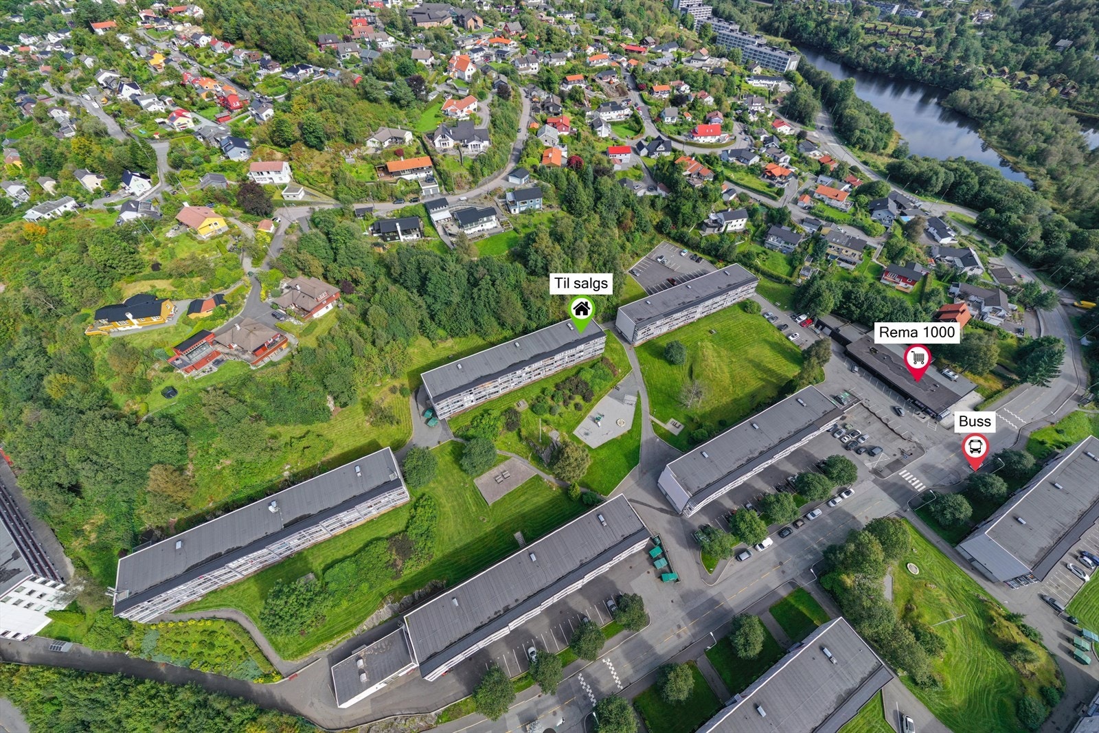 Rema 1000 og busstopp ligger kun et par minutter fra boligen. Galleribilde