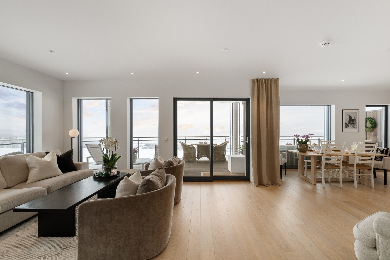 Lekker og oppgradert 4-roms hjørneleilighet i Ersgaard Utsikten. Galleribilde