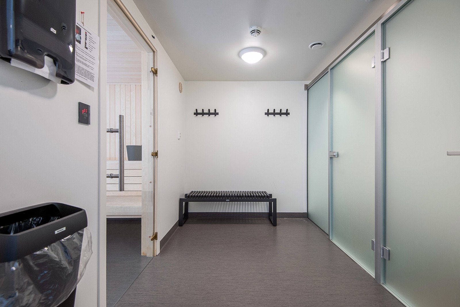 Fellesarealene inkluderer også badstue og dusjanlegg for beboerne. Galleribilde