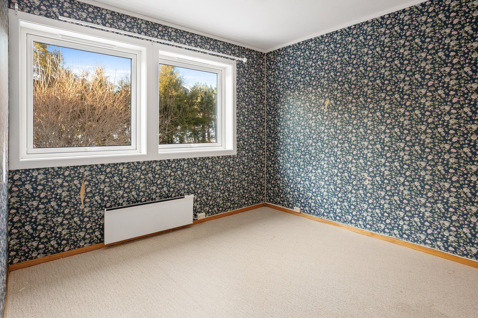 Soverom 1. Boligen har 3 soverom hvor av et er beliggende i 1. etasje og to i 2.etasje. Galleribilde