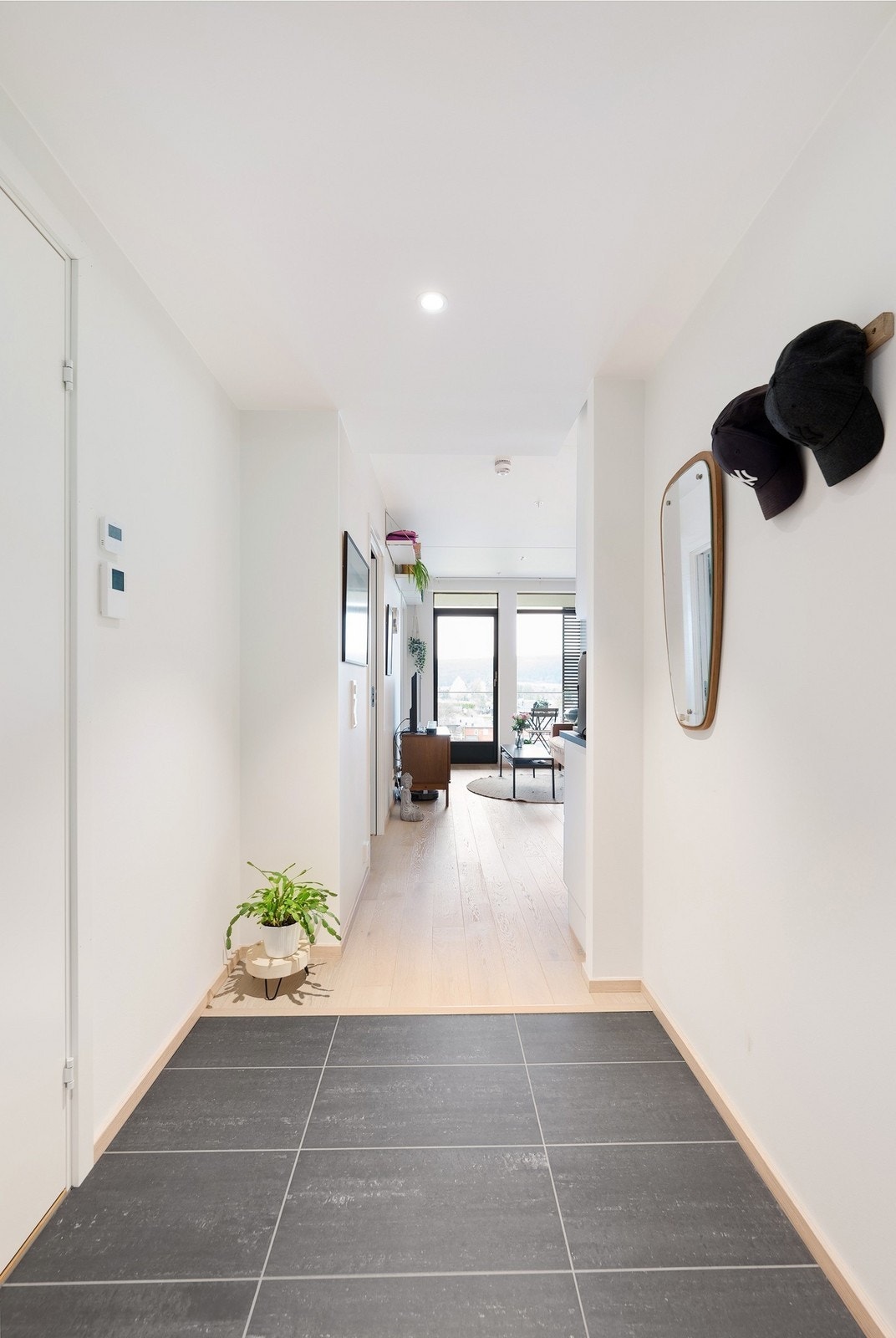 Gang med fliser. Varme i gulv i alle rom. Galleribilde