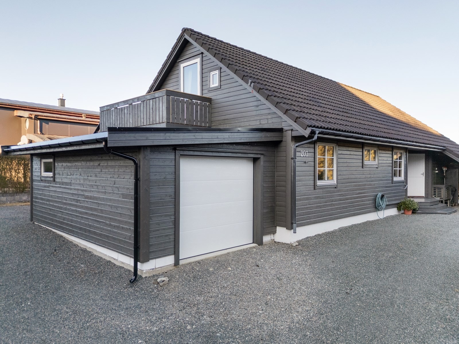 Ny garasjen og altan fra 2025 Galleribilde