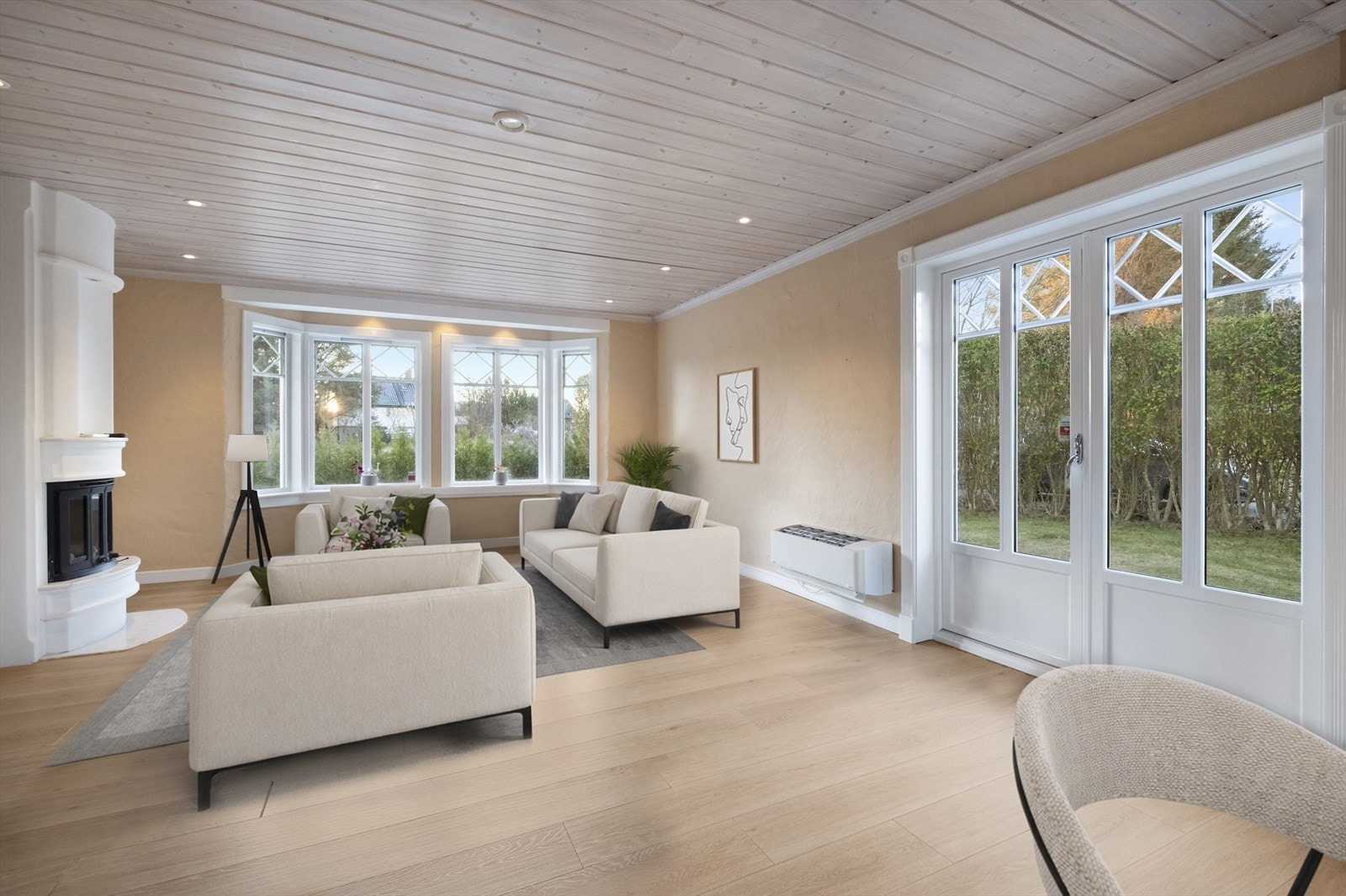 Romslig og behagelig. Varmepumpe er montert. Galleribilde