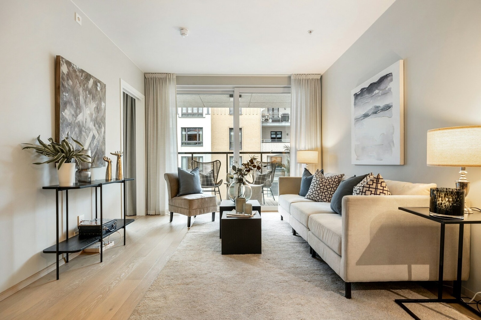 Leiligheten inneholder: Entré, stue/kjøkken, 2 soverom, bad/vaskerom og bod Galleribilde