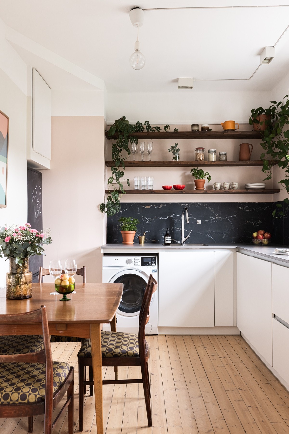 Boligen har nydelige lyslinjer. Galleribilde