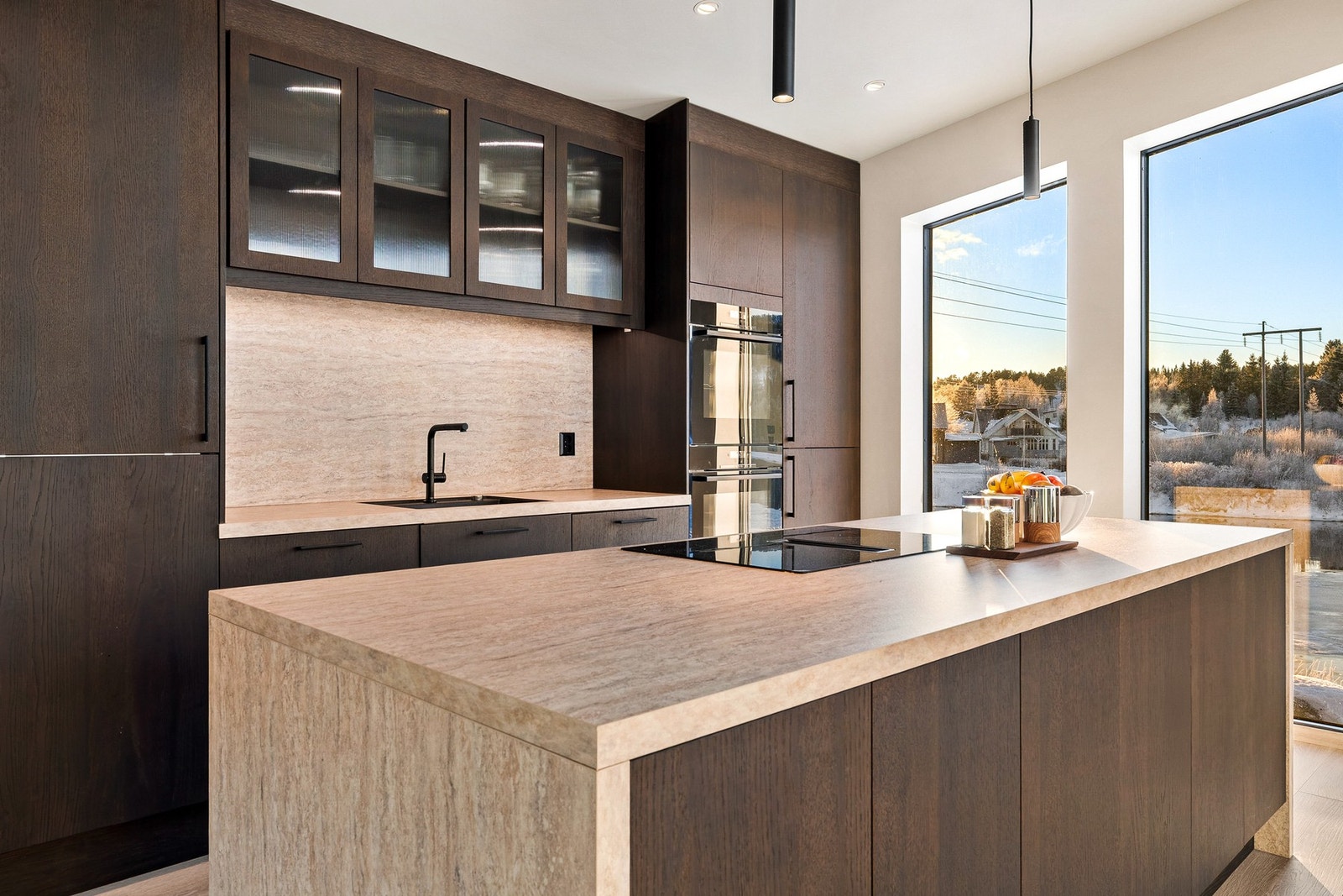 Rikelig plass til både matlaging og hygge Galleribilde