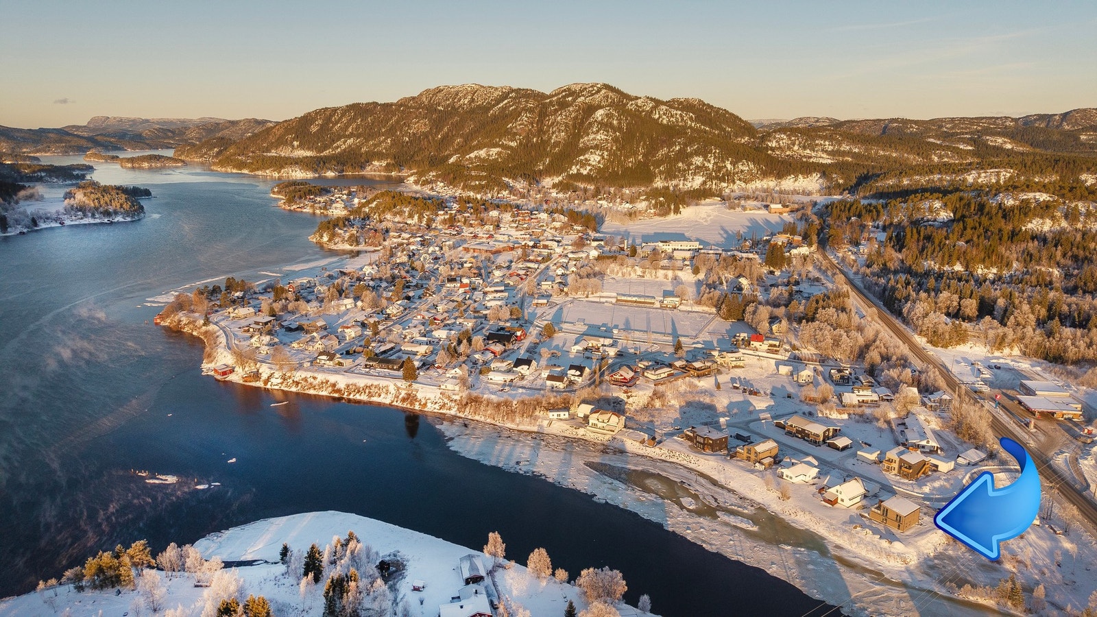 Boligen ligger fint og skjermet til ved enden av feltet Galleribilde