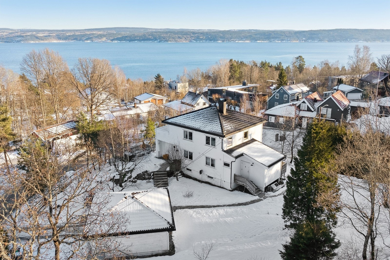 Velkommen til Bergerveien 19! - Presentert av Elisiff Wennersgaard v/Krogsveen. Foto: Per O. Skjellnan v/Efkt Galleribilde