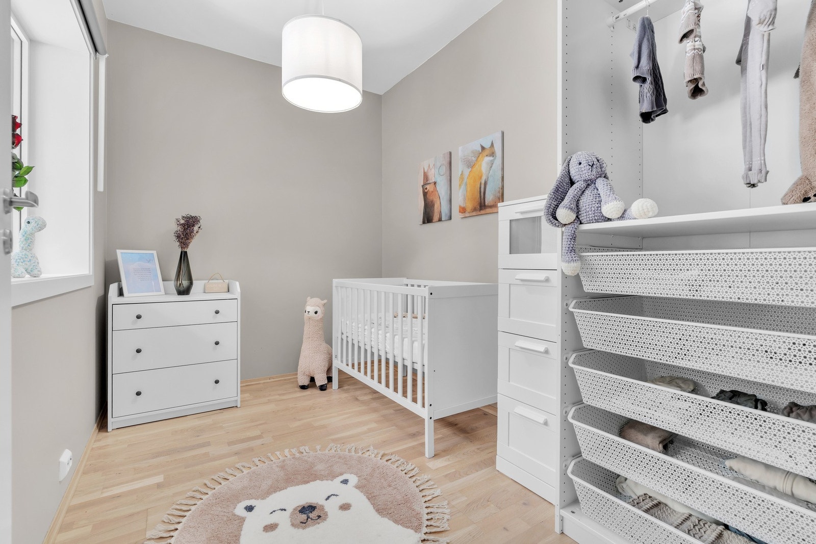 Soverom 2 passer godt som barnerom, gjesterom eller kontor. Galleribilde