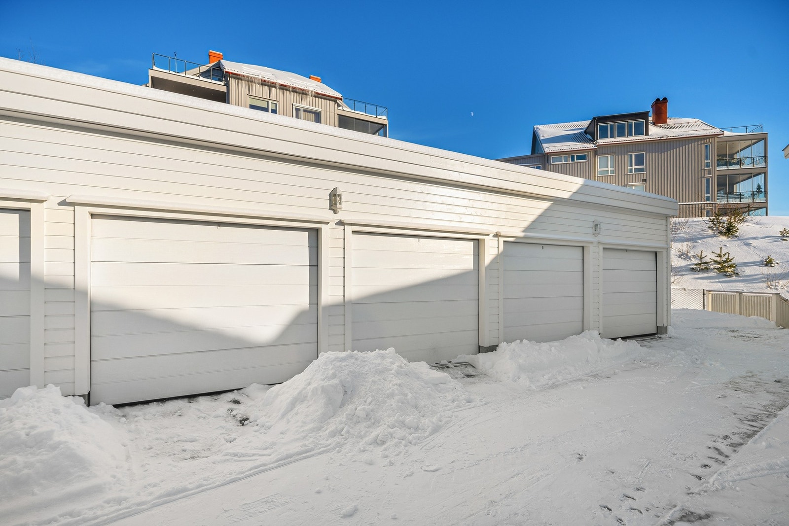 Det tilhører garasje med leiligheten. Galleribilde