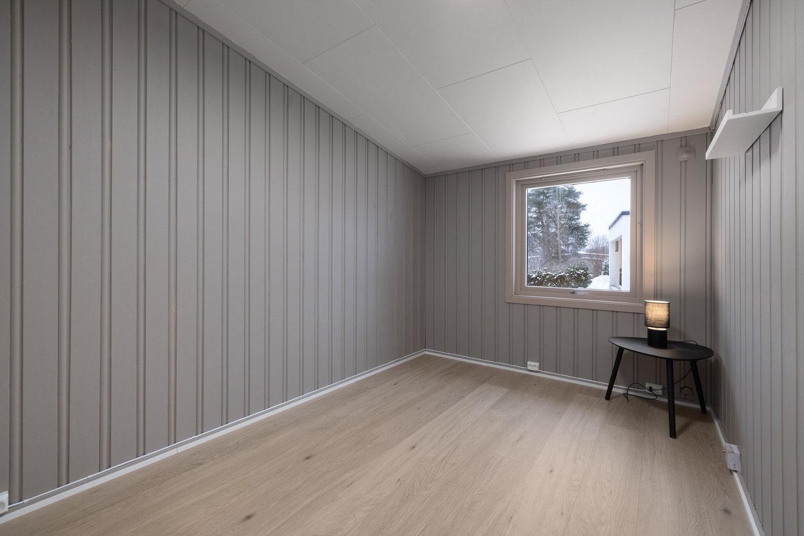 Soverom med vindu og gode lysforhold Galleribilde