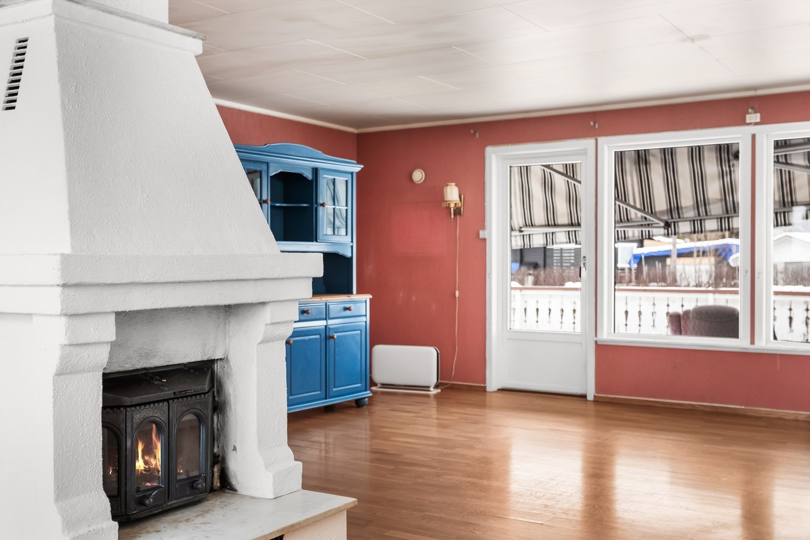 Den åpne løsningen gir en god romfølelse og flyt mellom sonene. Galleribilde