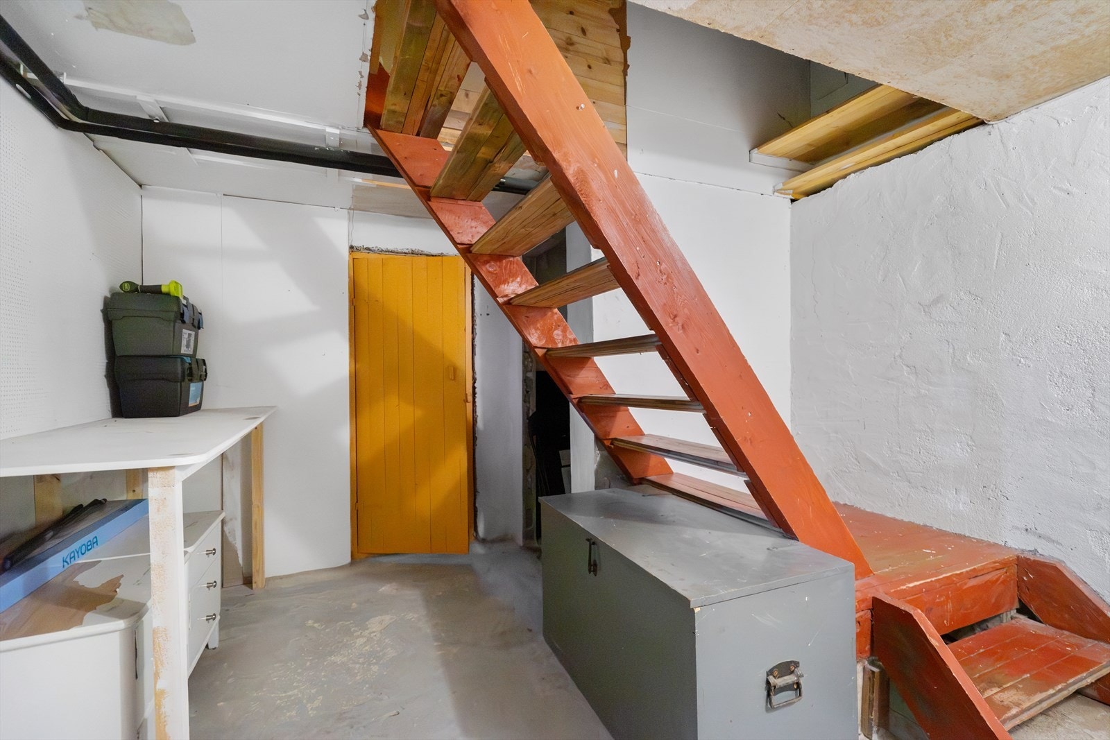 Nedgang til kjelleretasje Galleribilde