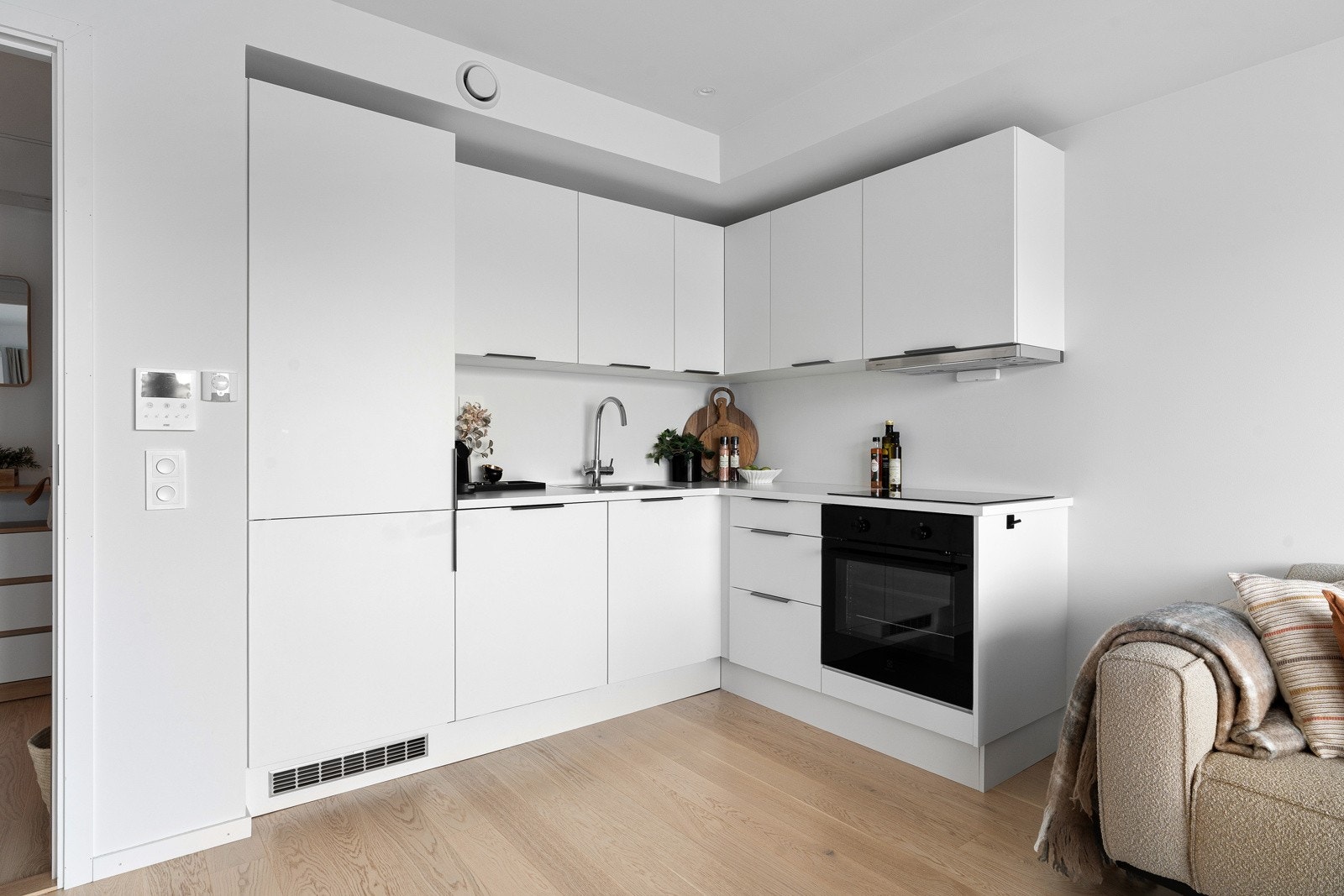 Moderne kjøkken fra kvalitetsleverandøren HTH med integrerte hvitevarer. Galleribilde