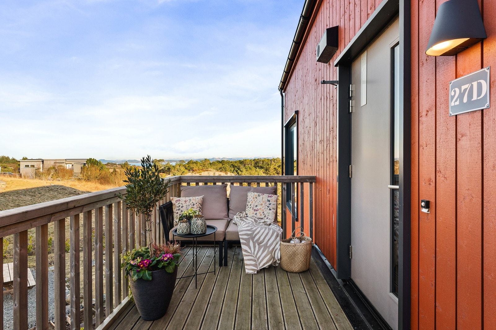 Ved inngangspartiet er det en herlig balkong som måles til 7,1 kvm. Galleribilde