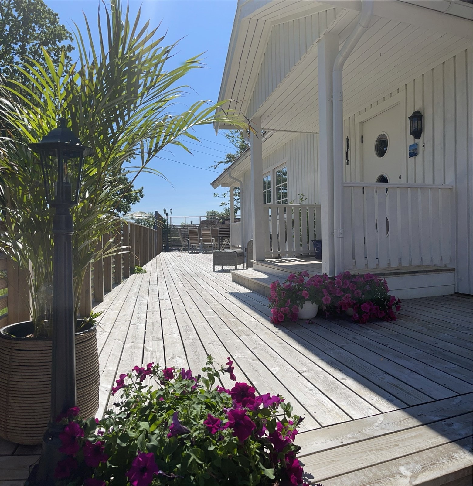 Idyllisk og meget sjarmerende eiendom med gangavstand til Røssesund, strand og småbåthavn! Galleribilde