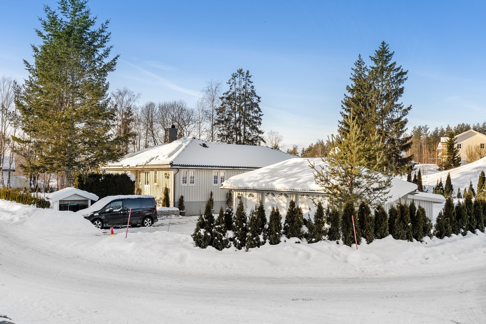 Velkommen til Gartnersvingen 1! En lekker og gjennomført enebolig i et rolig og etablert boligområde! Galleribilde