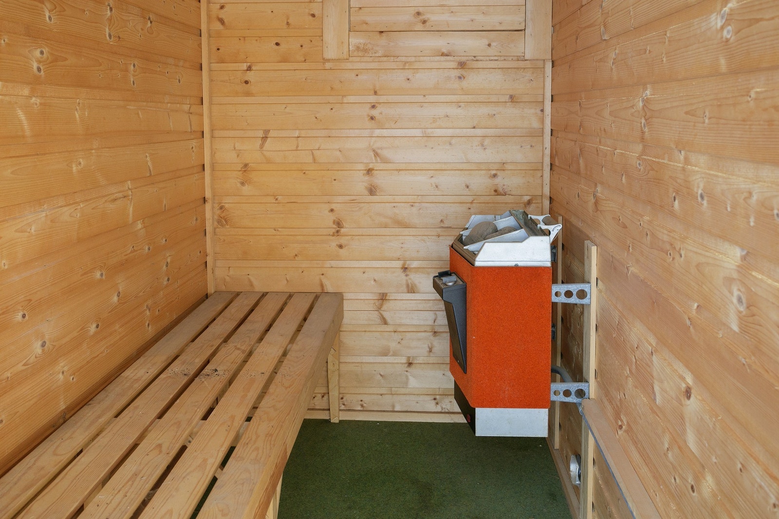 Koselig badstue med trepanel Galleribilde