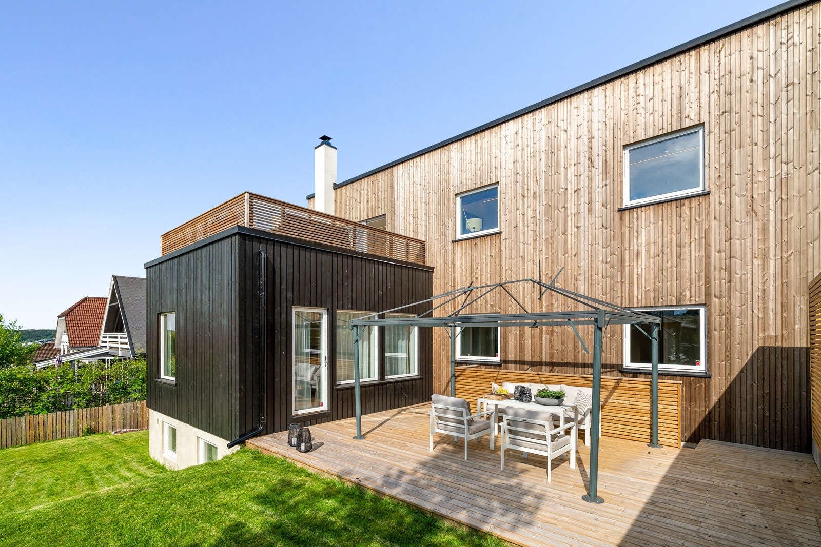 Eiendommen ligger i et populært boligområde på Rasta / Vallerud. Galleribilde