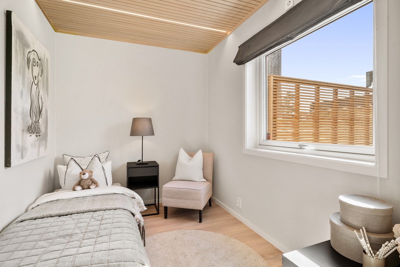 Soverom nr. 2 / Walk-in Closet ligger i direkte tilknytning til hovedsoverommet. Galleribilde