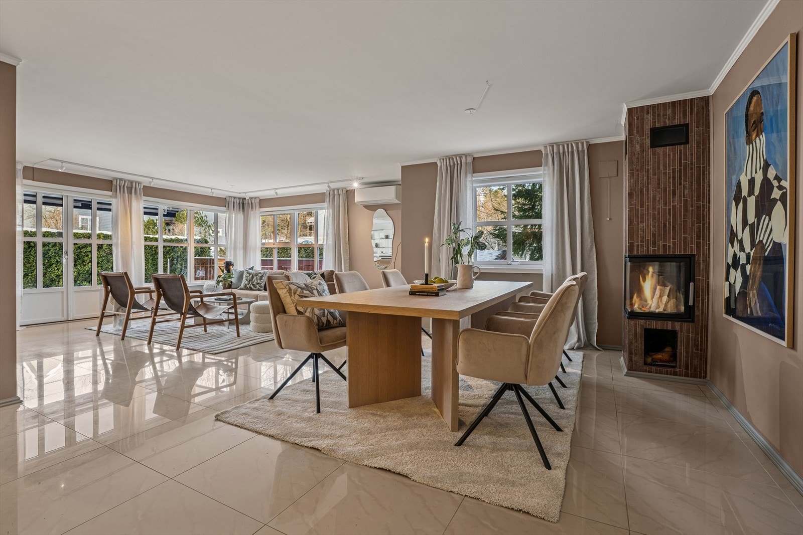 DNB Eiendom v/Thomas Berget Larsen presenterer denne lekre 4-roms leiligheten med 2 bad Galleribilde