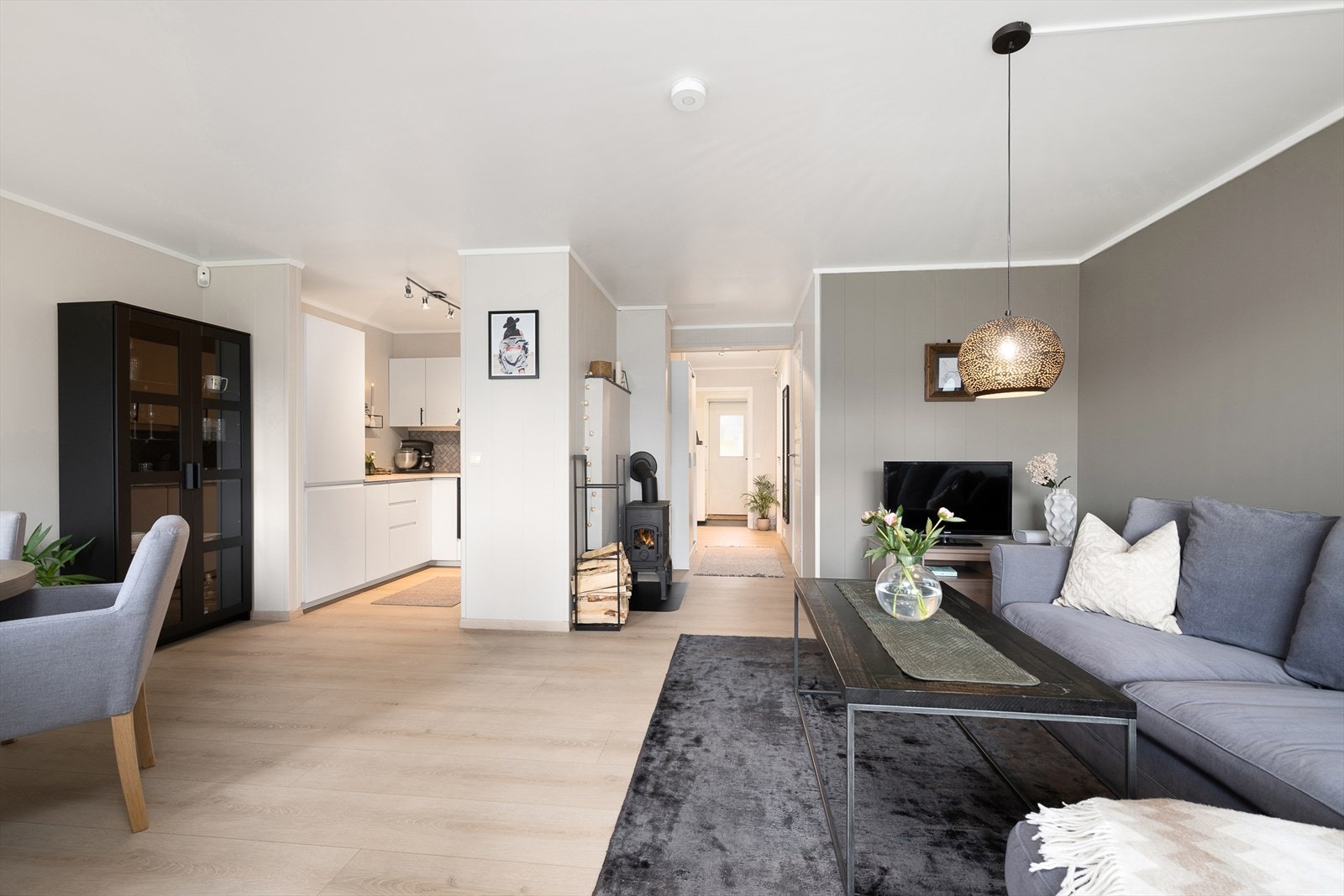 Peisovn som sørger for god varme i leiligheten. Galleribilde