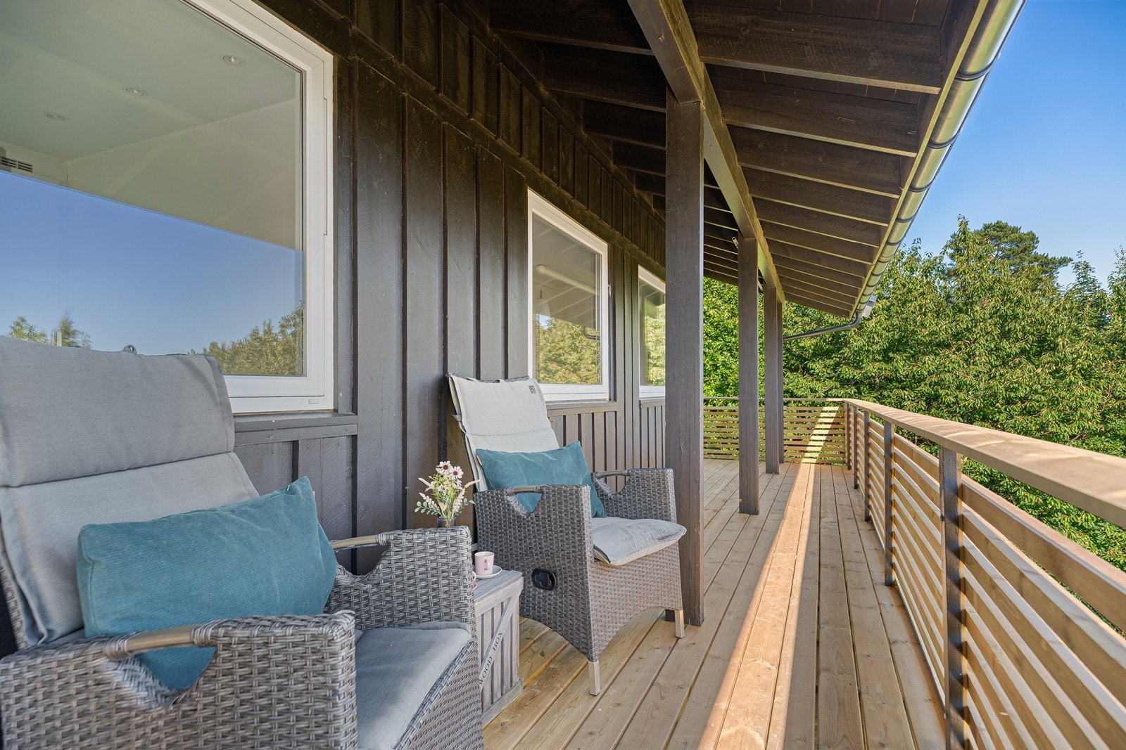 Her kan du nyte sola og utsikten Galleribilde