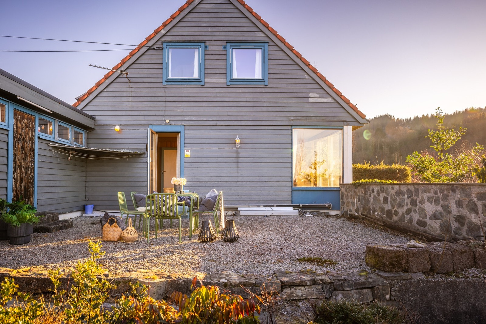 Uteplassen ligger perfekt til solmessig mot både sør, vest og nord Galleribilde