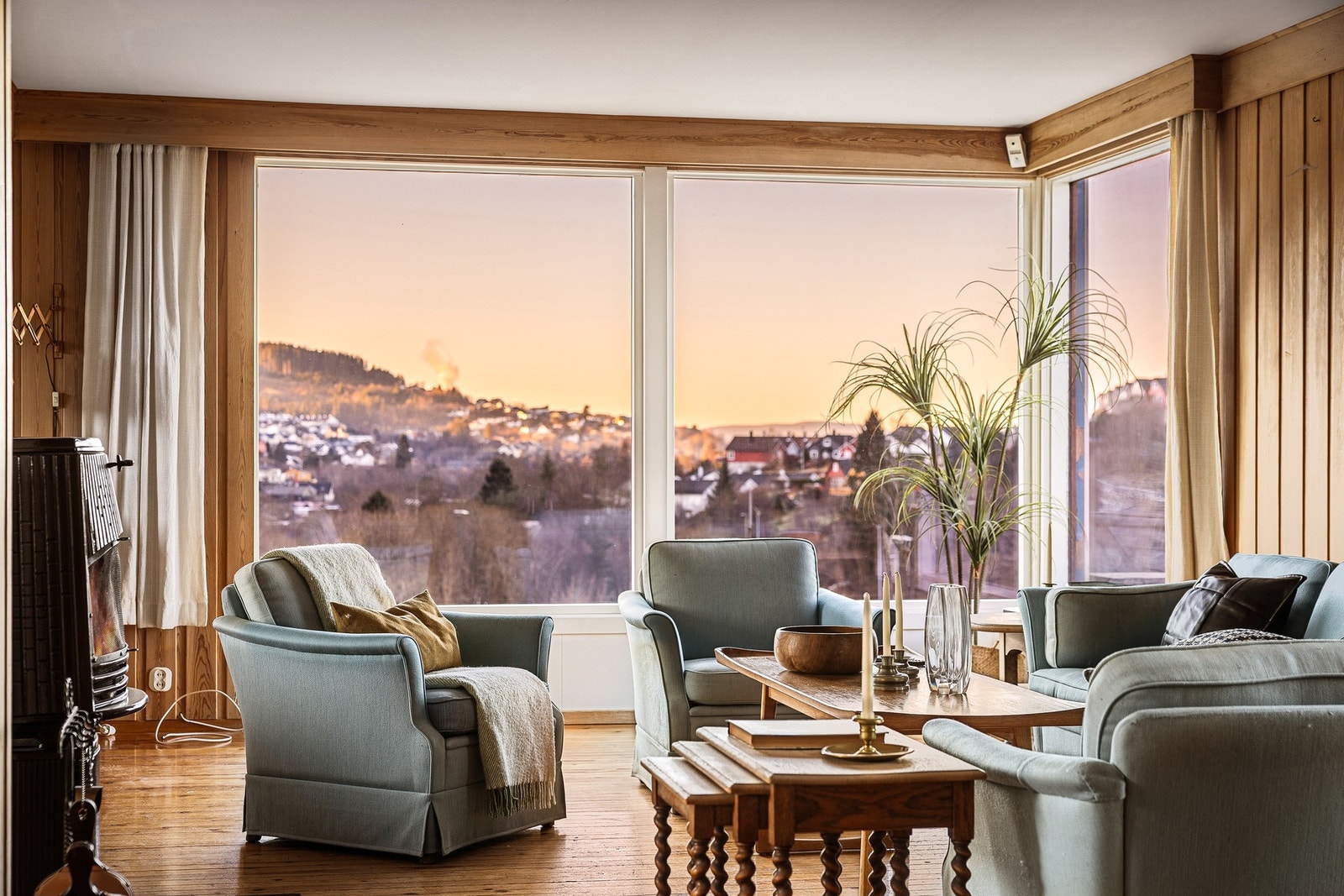 Så nytes utsikten med din usjenerte eiendom! Galleribilde