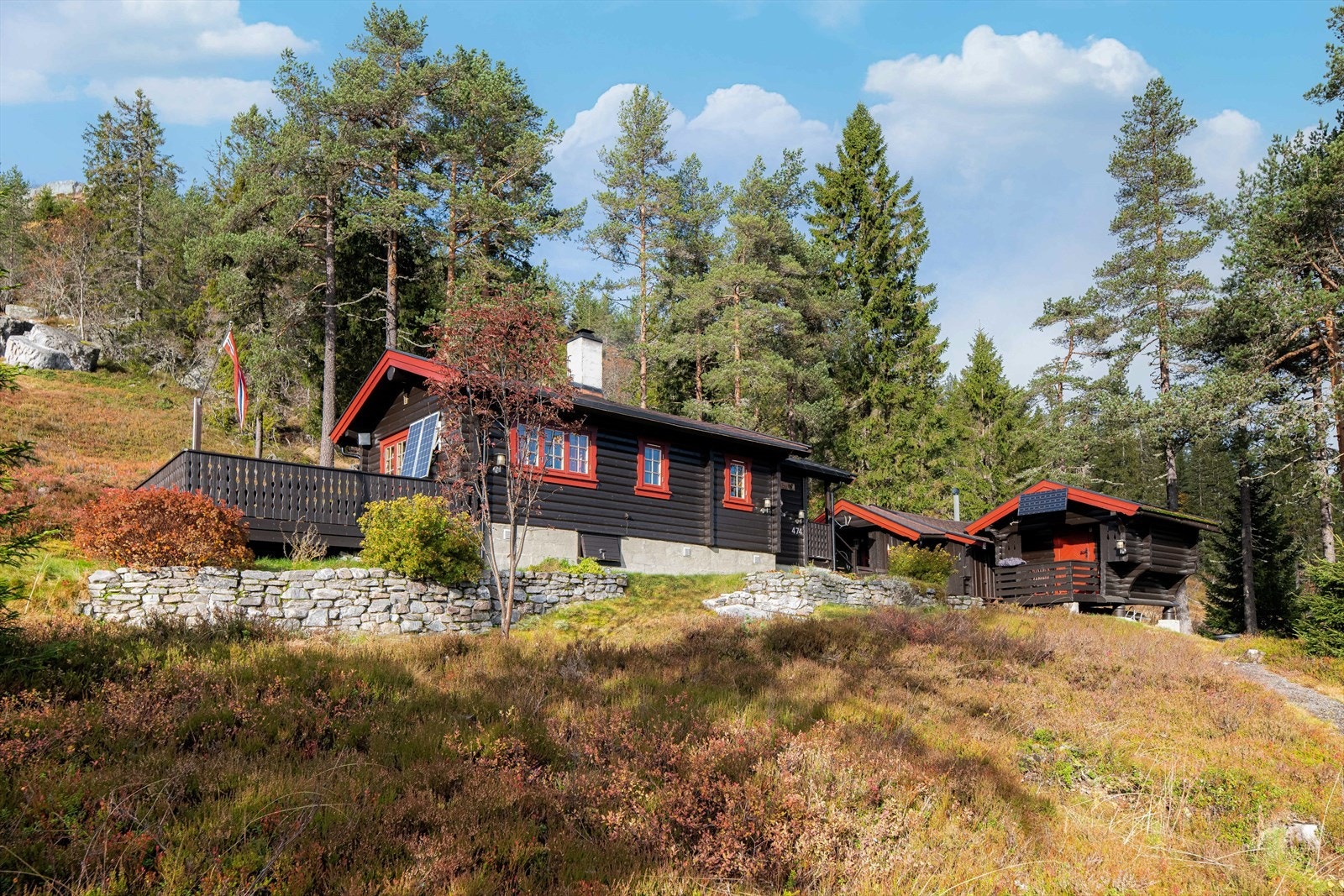 Hytta har hatt flere oppgraderinger i senere tid som bla. nye vinduer i perioden 1999-2006, takshingel fra 1999, utgangsdør fra 2001 og verandadør fra 2014. Nye takrenner ble montert i 2018. Alle bygningene ble utvendig beiset i 2022. Galleribilde