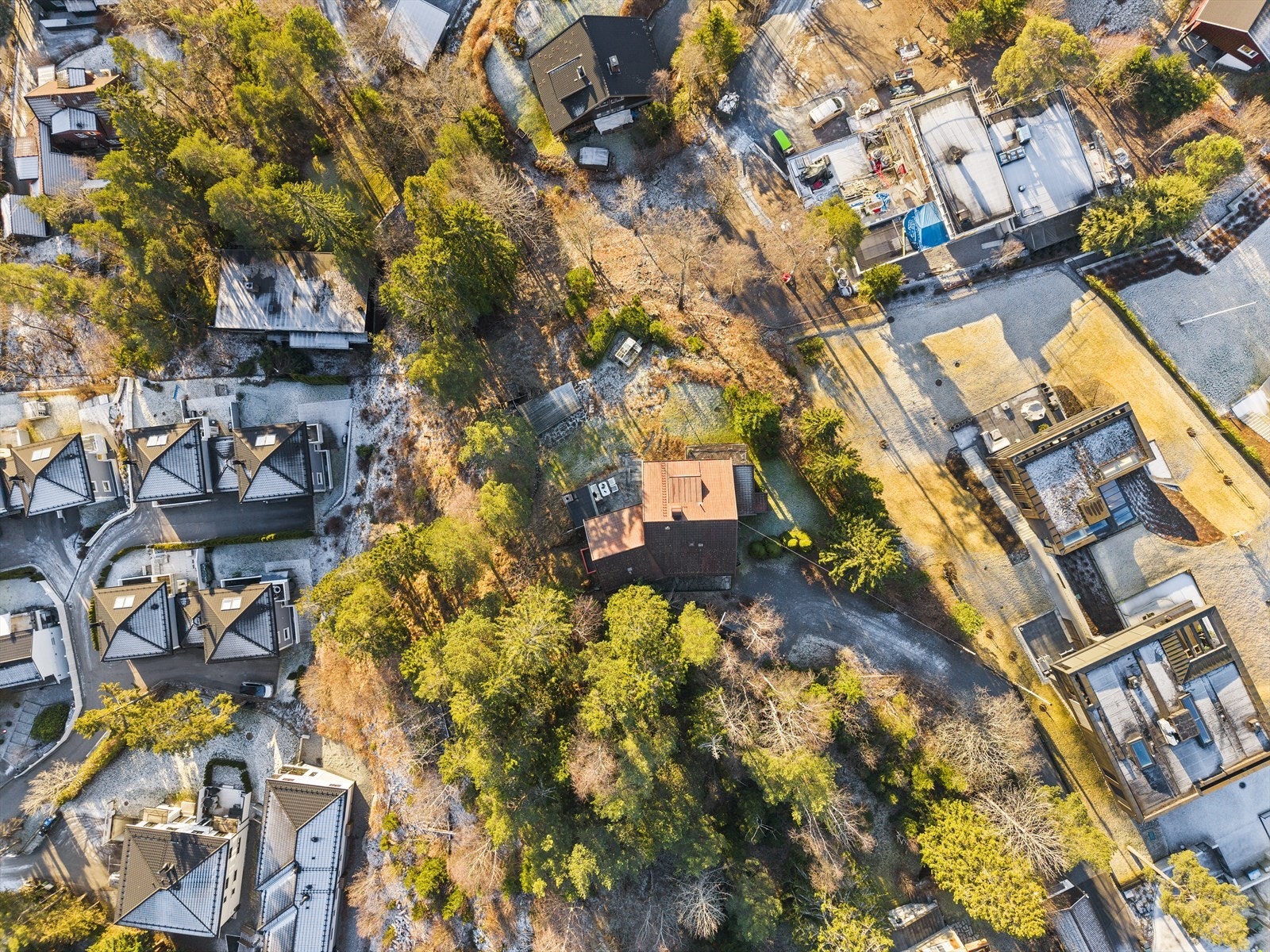 Eiendommen sett ovenifra. Galleribilde