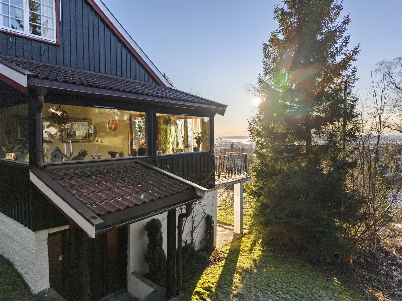 I 2014 ble det lagt nye vindskier på taket. Galleribilde