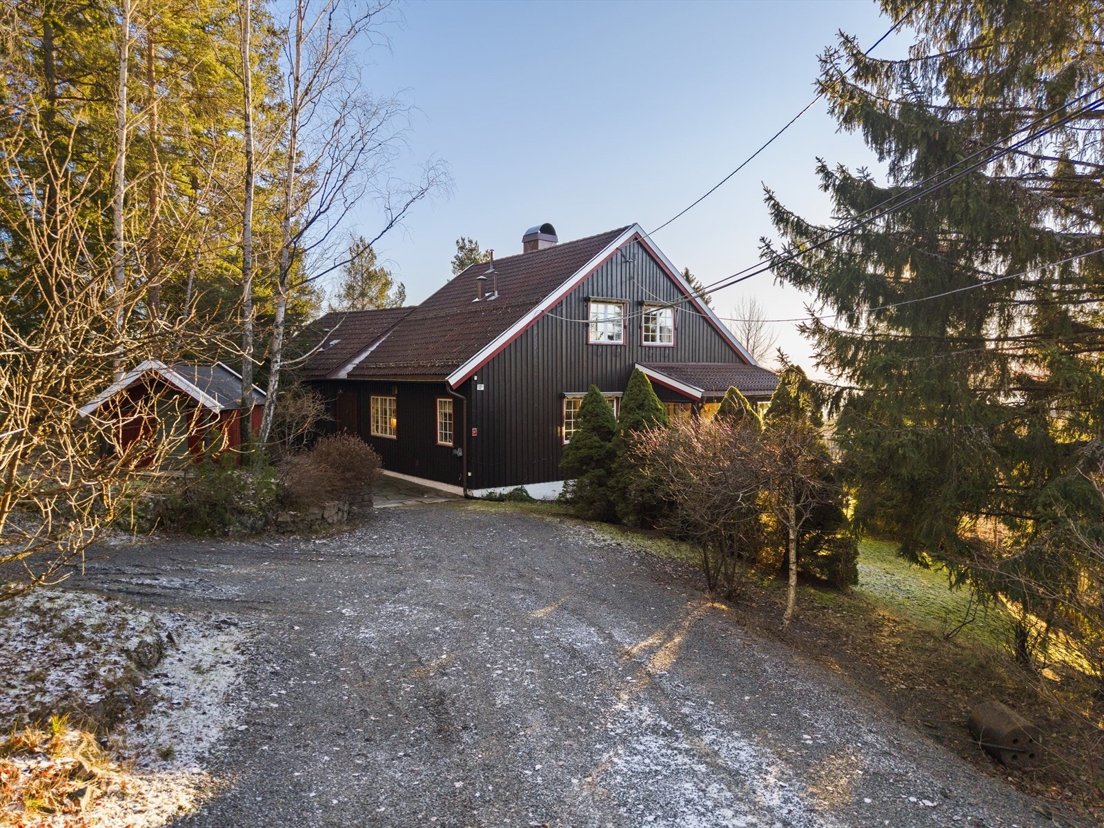 Det er gode muligheter for parkering på egen tomt. Galleribilde