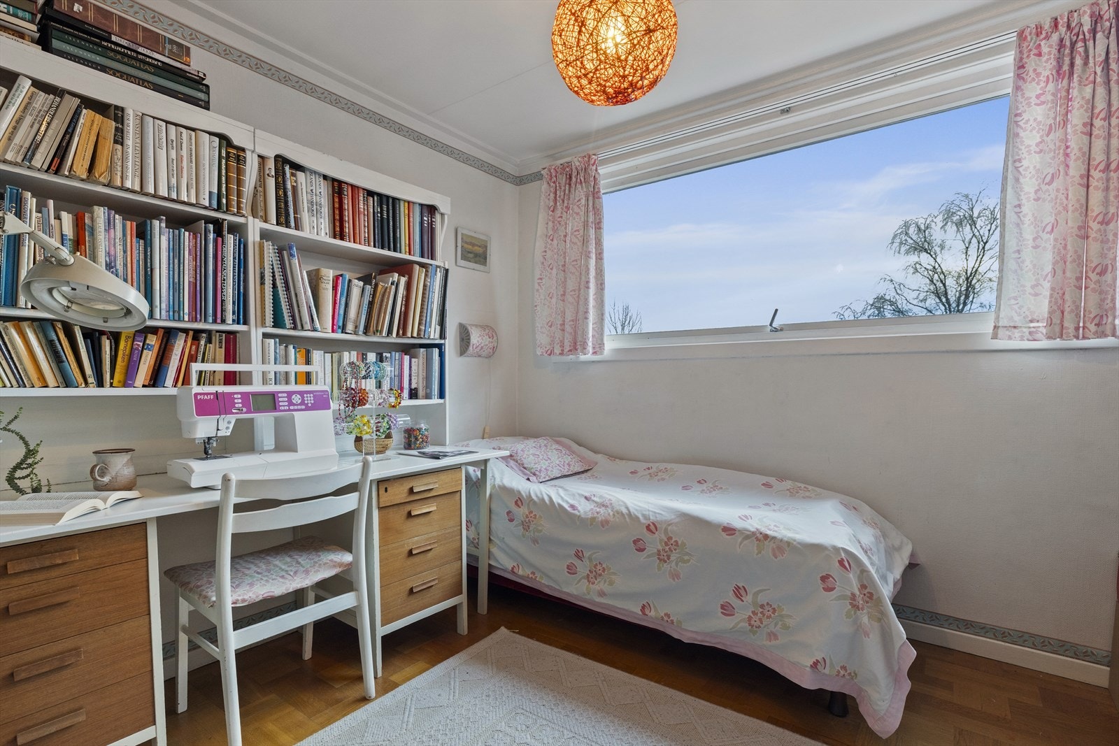 Arbeidsrom/soverom mot syd. Galleribilde