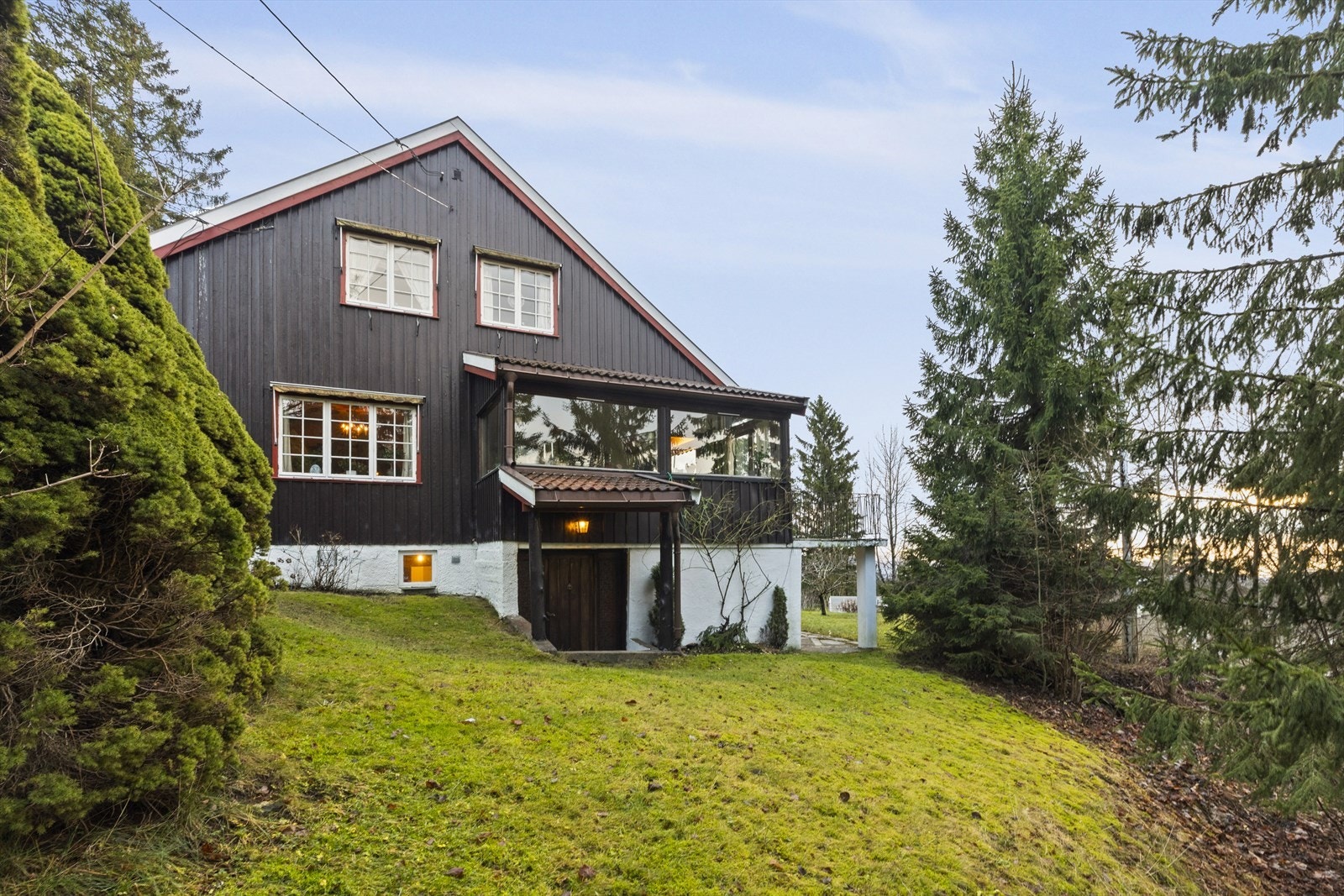 Egen inngang til underetasjen. Galleribilde