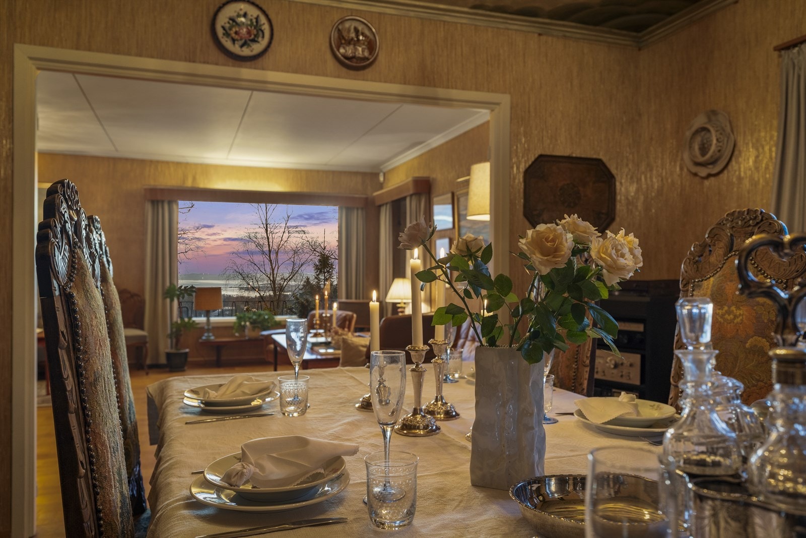 Selv fra spisestuen ser man utover Oslofjorden.. Galleribilde