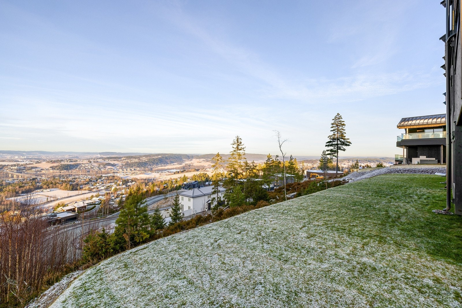 Uteområdet gir rom for lek og aktivitet for hele familien. Galleribilde