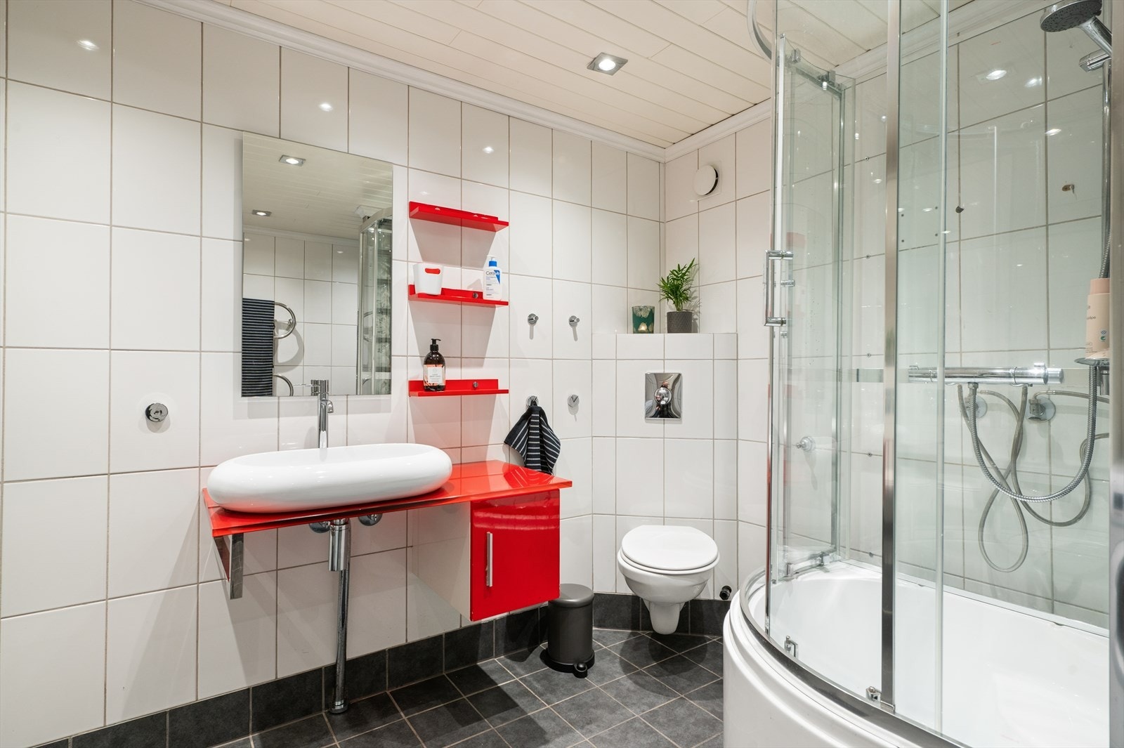 Delikat og innbydende baderom fra 2008 Galleribilde