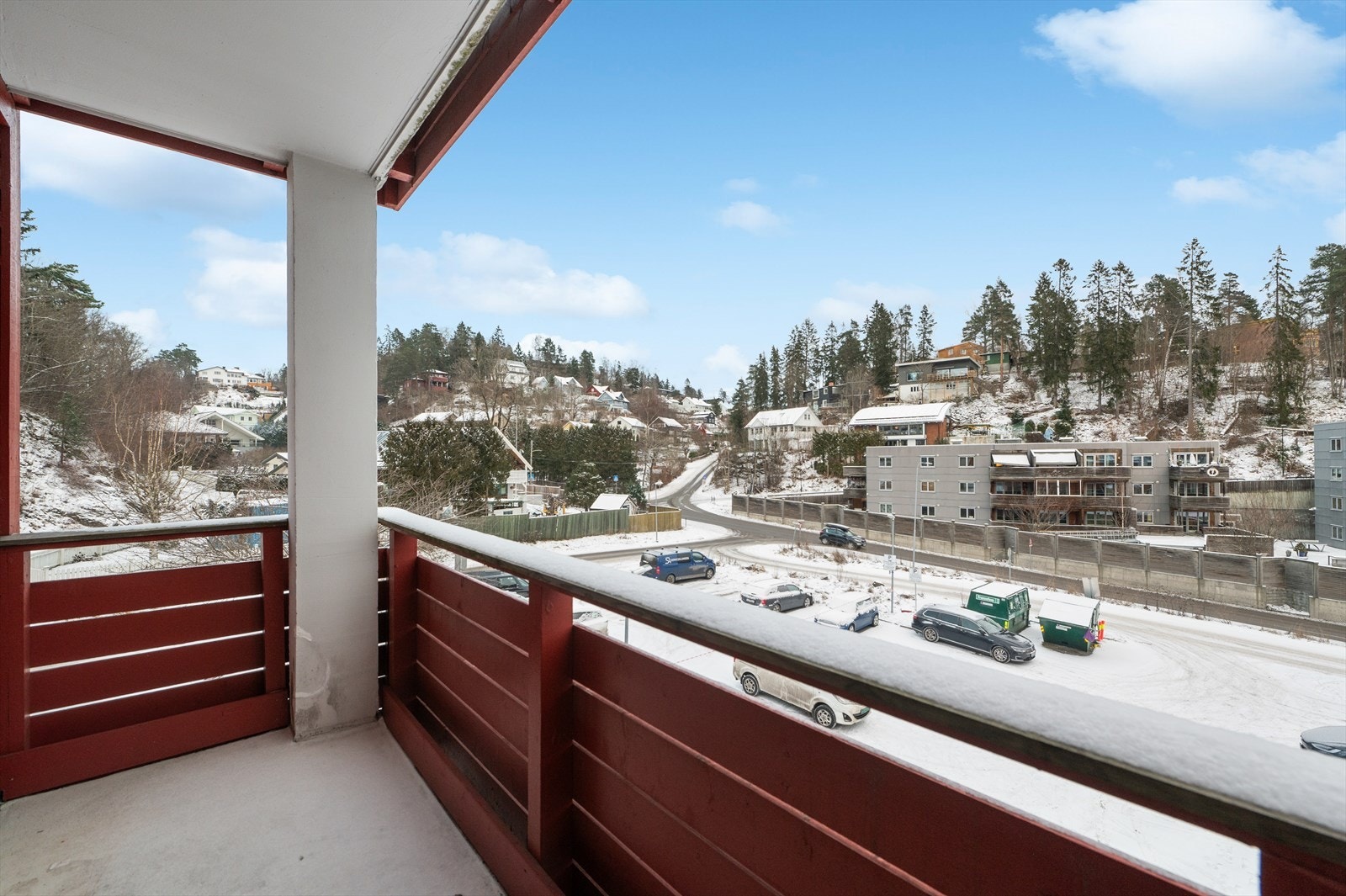 Balkong på kjøkkenside hvor du kan nyte morgensolen Galleribilde