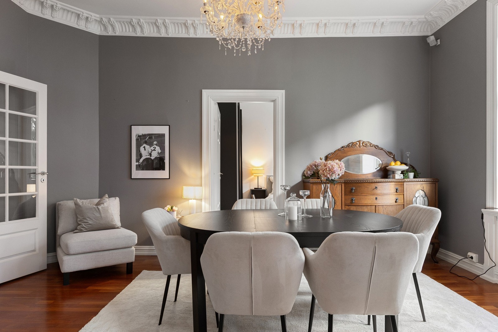 Videre kommer man inn til spisestuen. Galleribilde