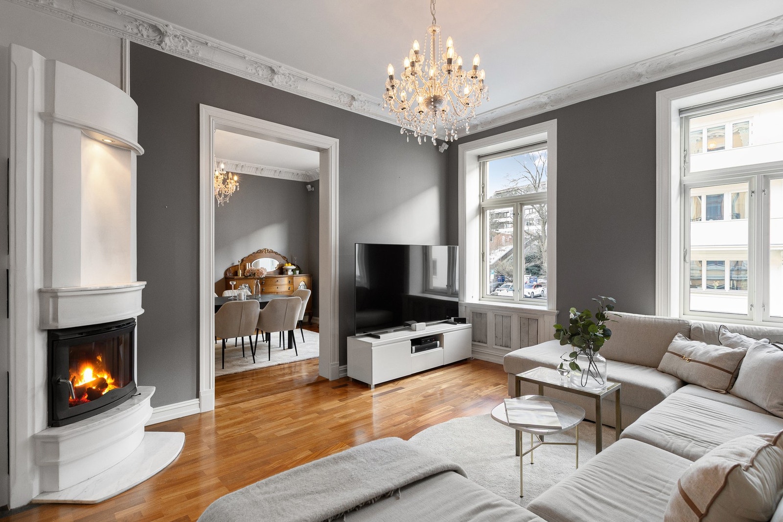 Trond Nordhal Amundsen ved Privatmegleren Park har gleden av å presentere Neuberggata 10A - en klassisk og romslig 4-roms leilighet med attraktiv beliggenhet på Majorstuen, kun et steinkast fra Vestkanttorget. Galleribilde