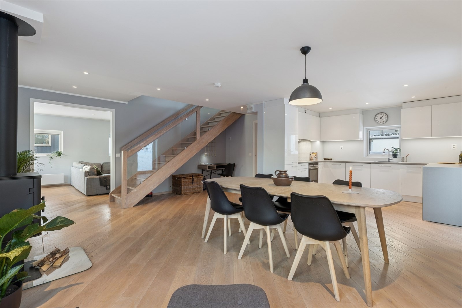 Det er downlights med dimmer. Galleribilde