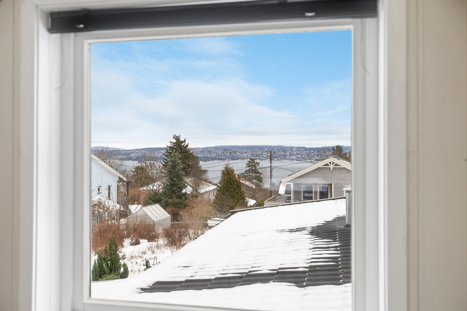 Hyggelig fjordutsikt Galleribilde