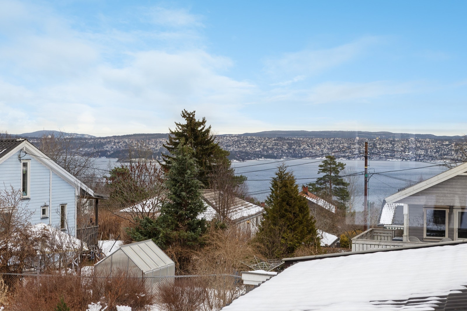 Flott utsikt til Oslo og Bunnefjorden fra loftetasjen. Galleribilde