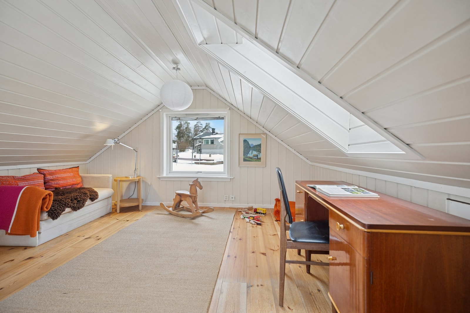 Et perfekt rom for avslapning, hobbyer eller som ekstra TV-stue. Galleribilde